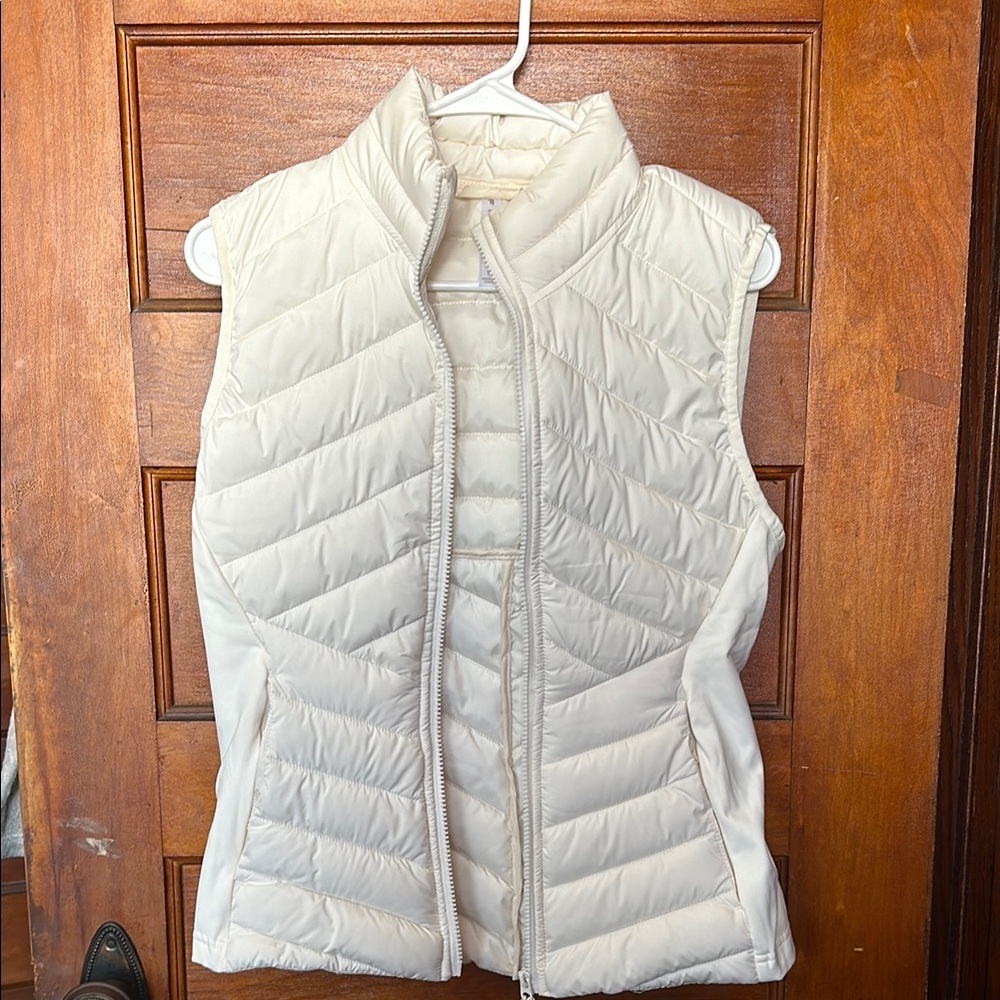 NWT Fabletics Bone Color Lightweight Adventure Vest